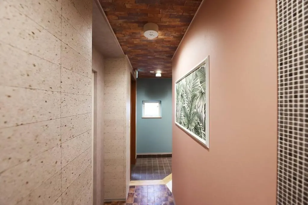 The Beehive Otaru Villa 0*,  Japan